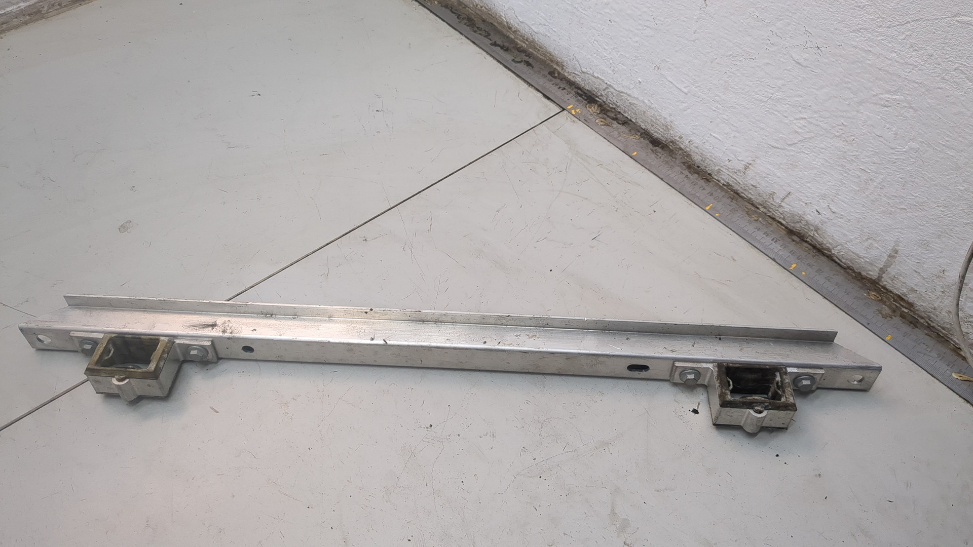 Балка подрадиаторная