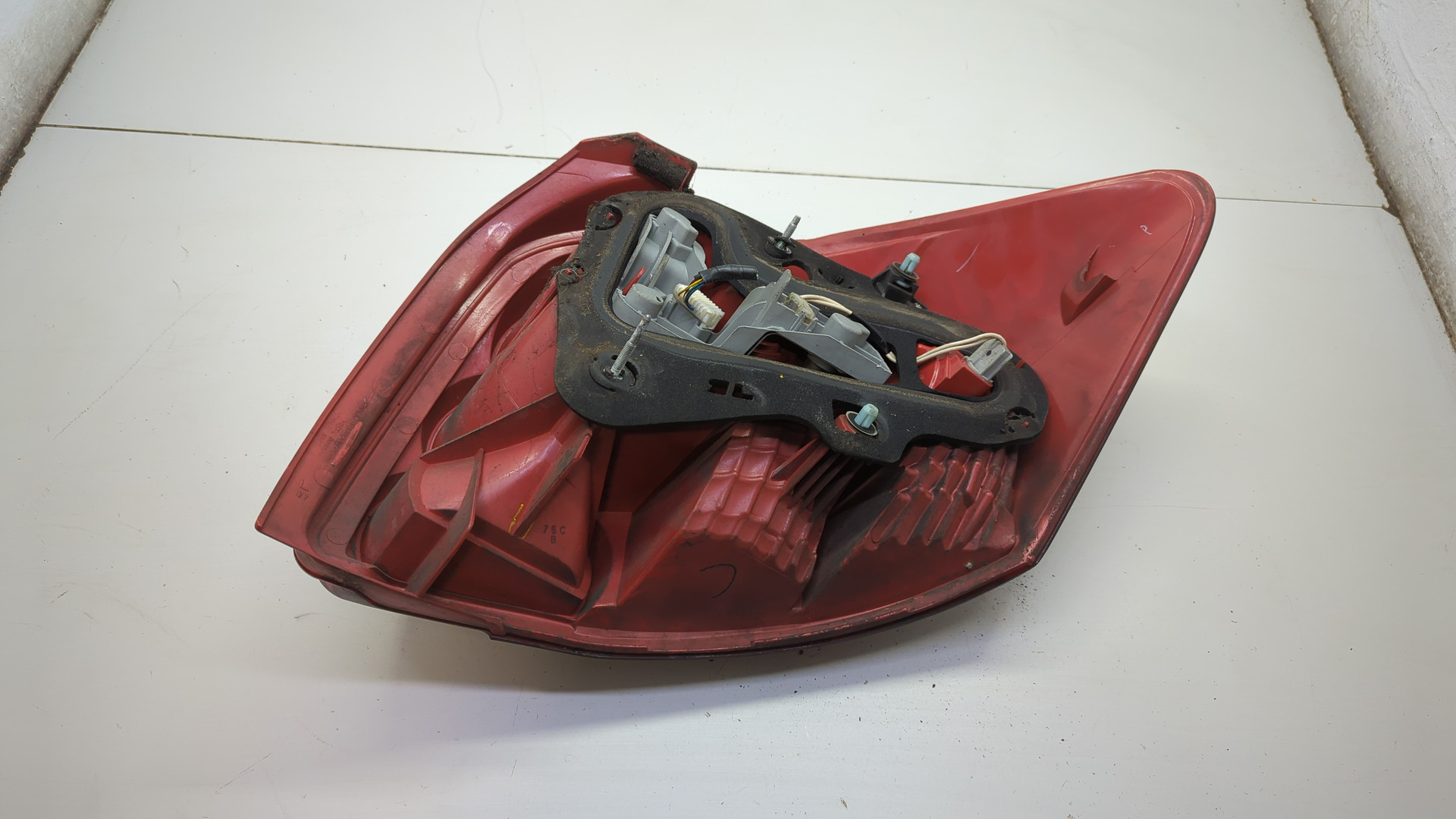 Фонарь задний правый