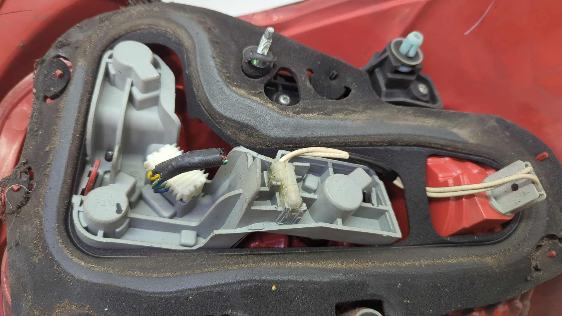 Фонарь задний правый