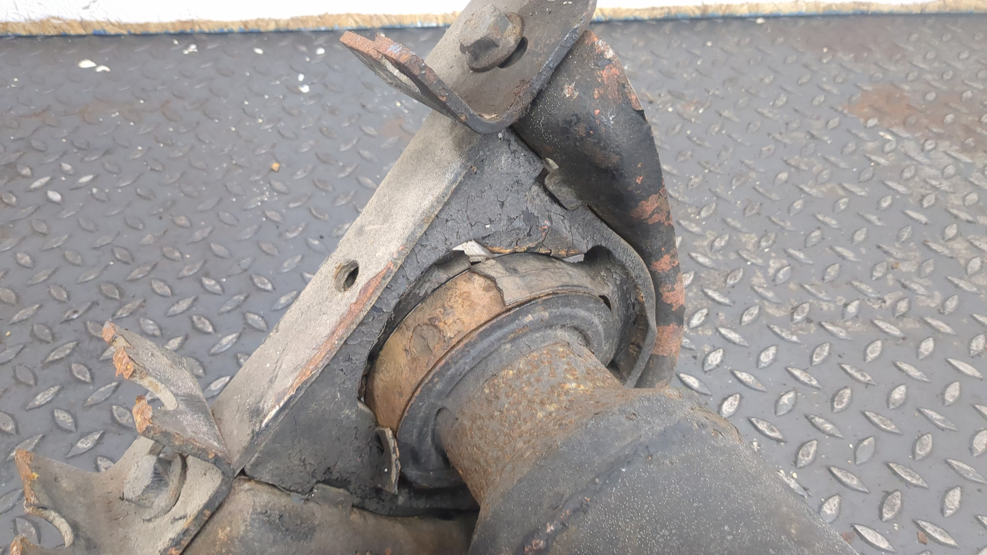 Вал карданный задний