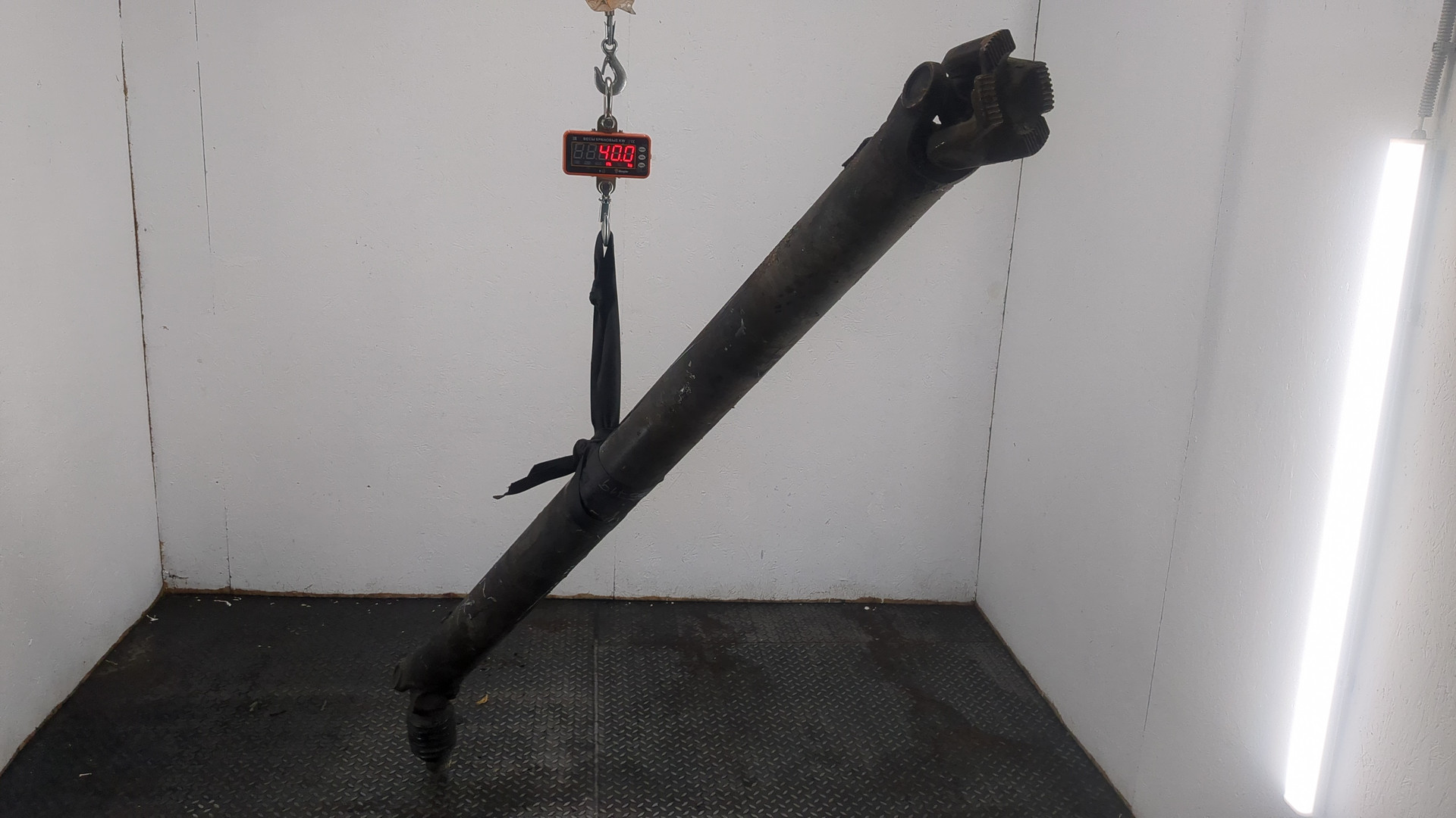 Вал карданный задний