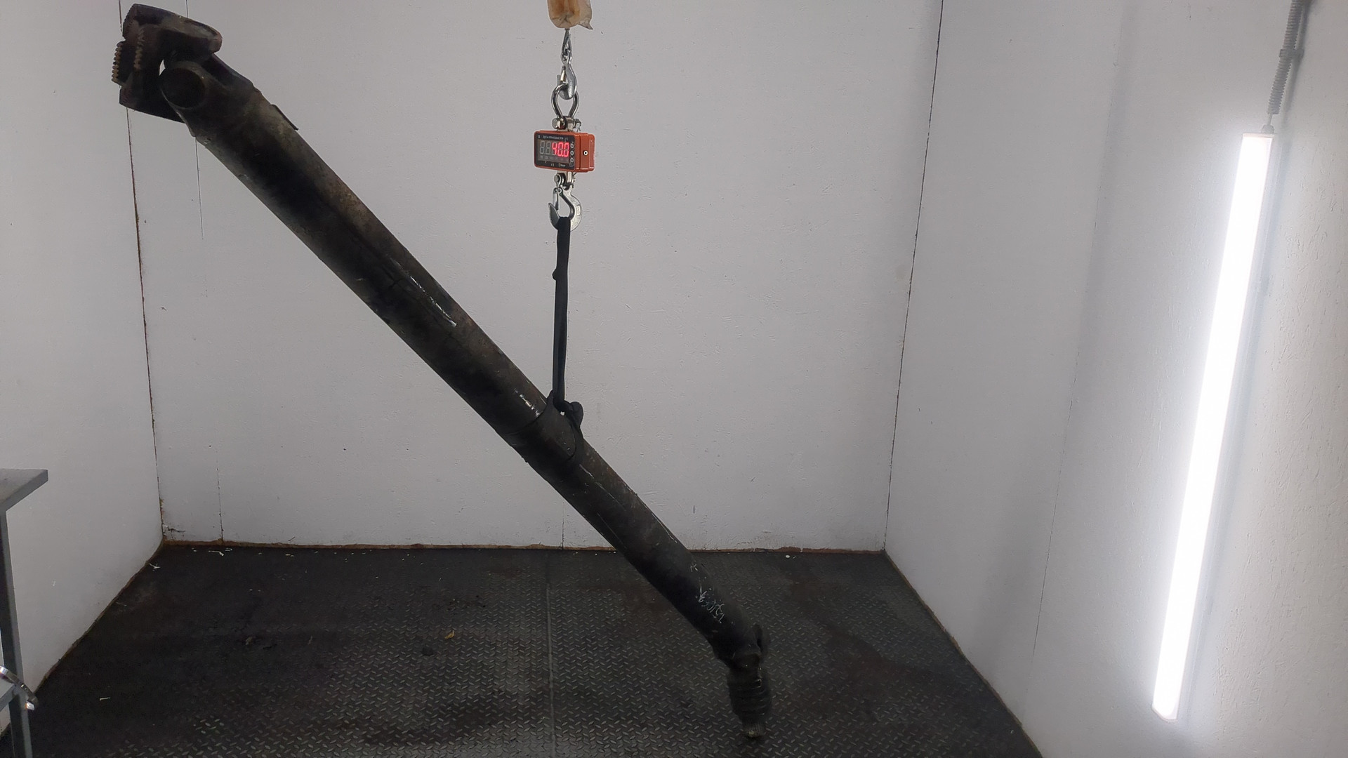 Вал карданный задний