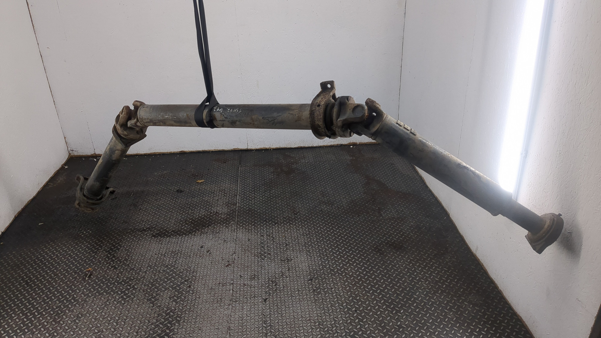 Вал карданный задний