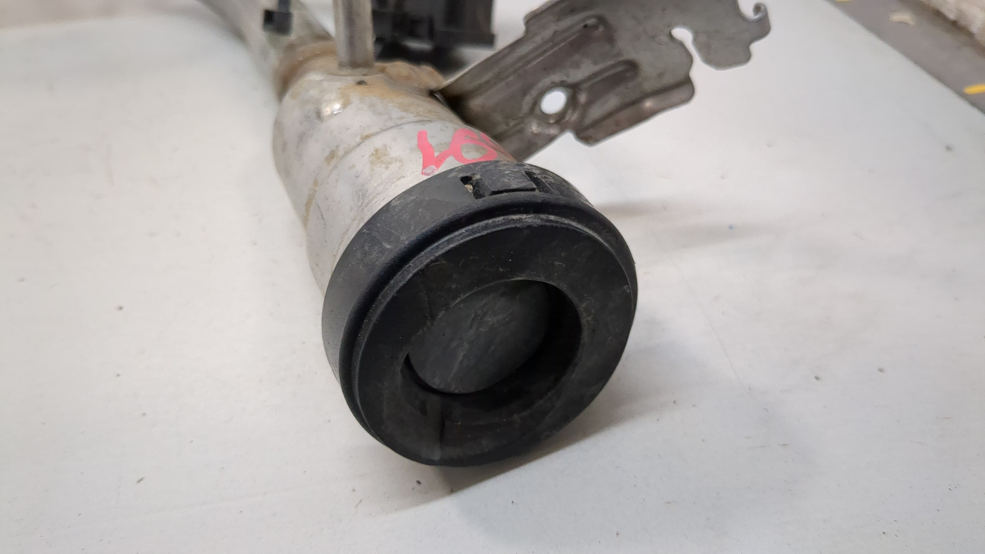 Горловина топливного бака