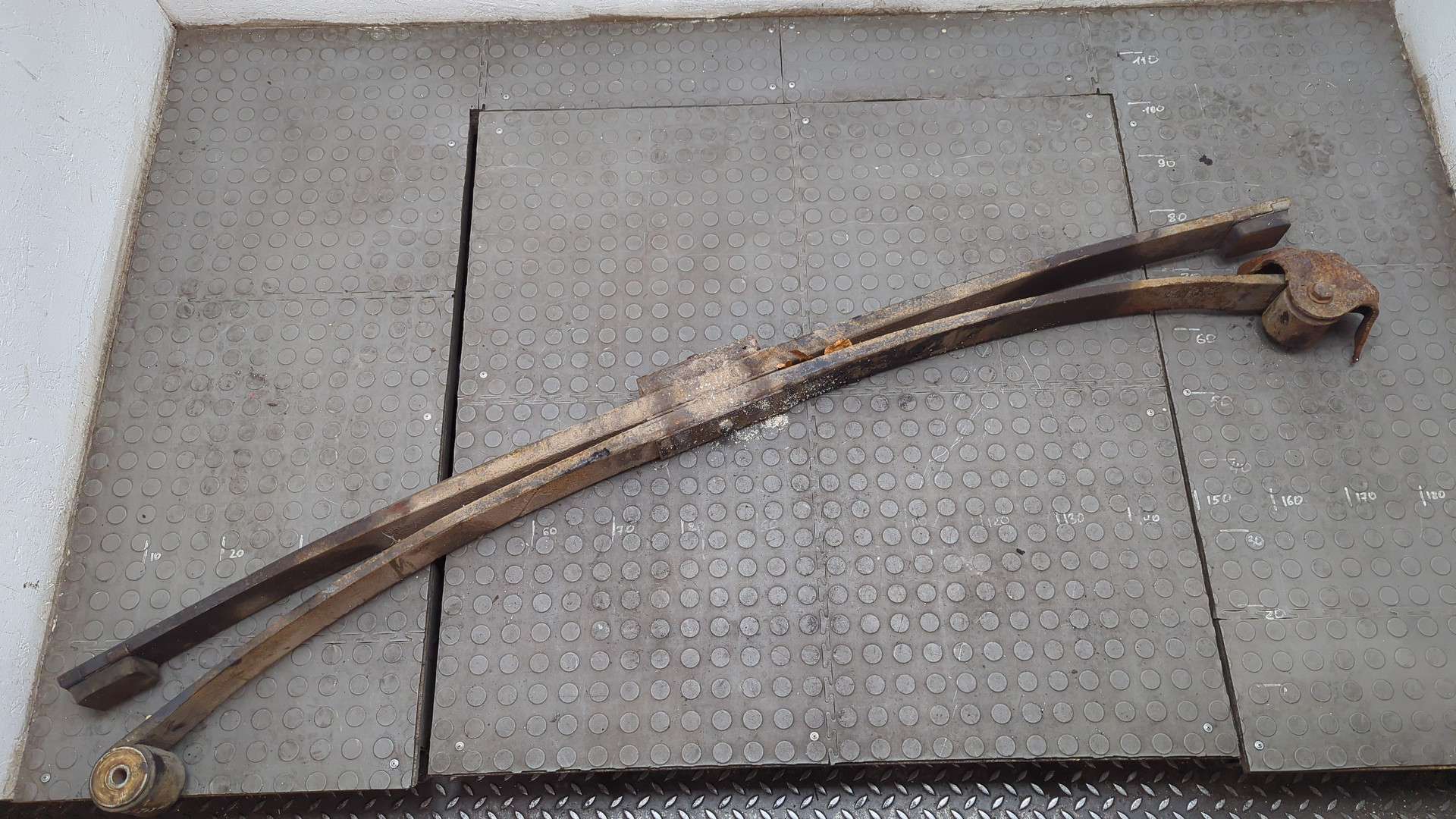 Рессора передняя