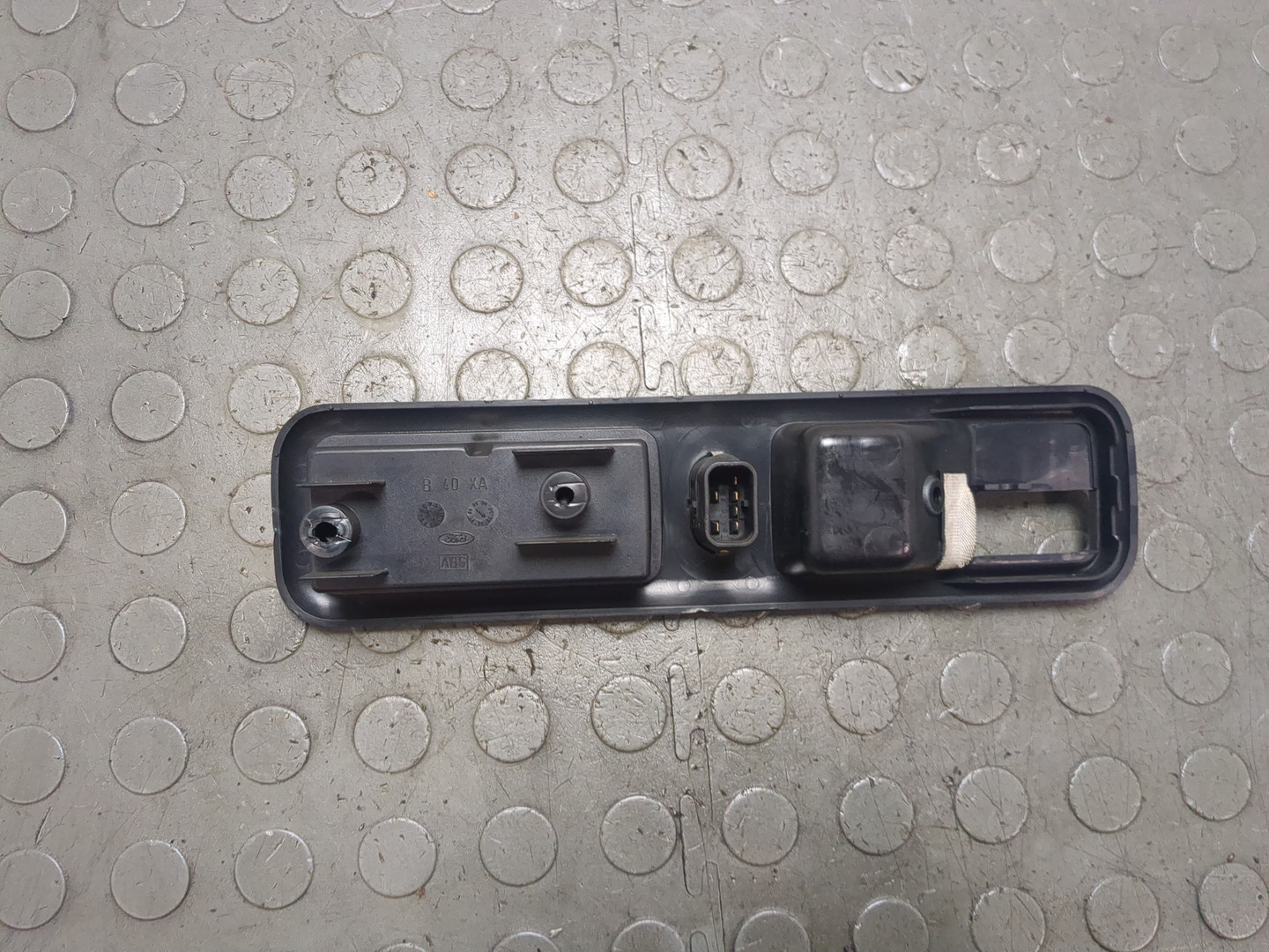 Кнопка стеклоподъемника