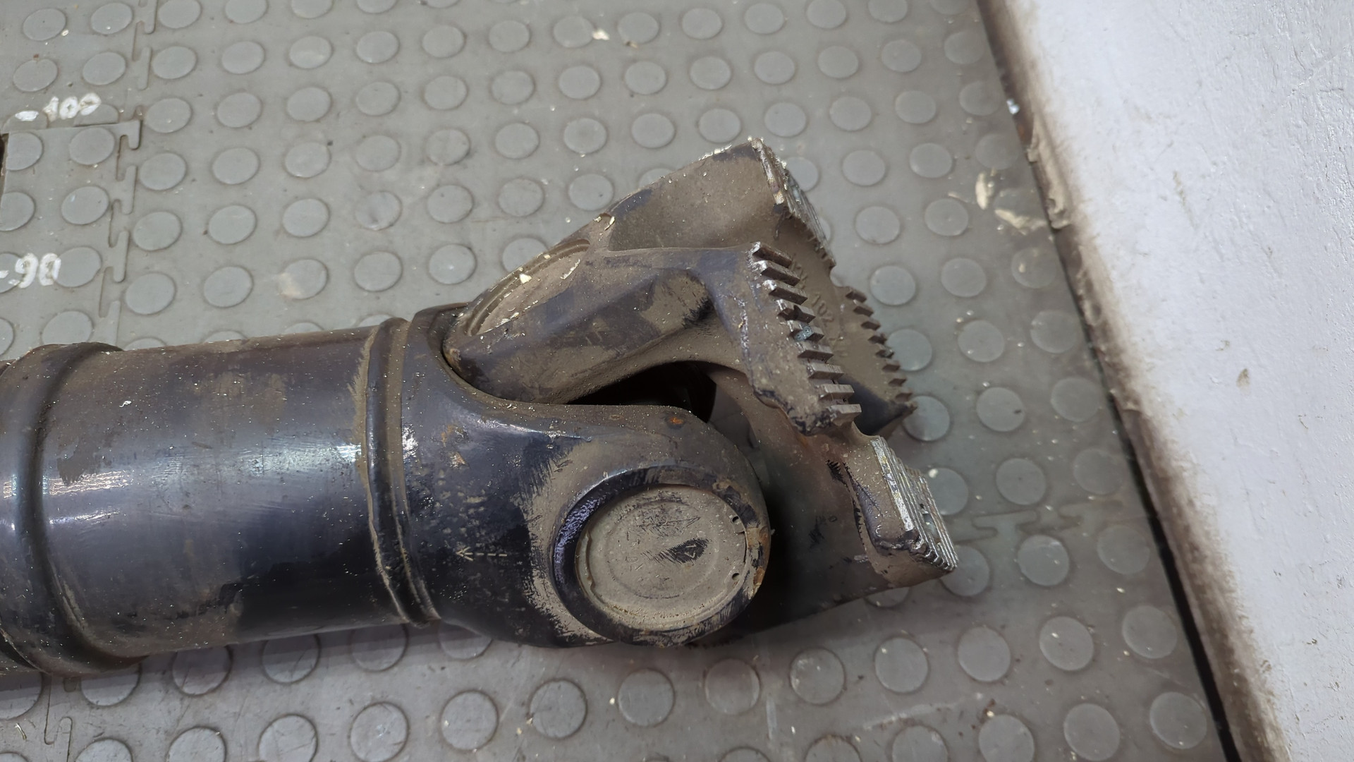 Вал карданный задний