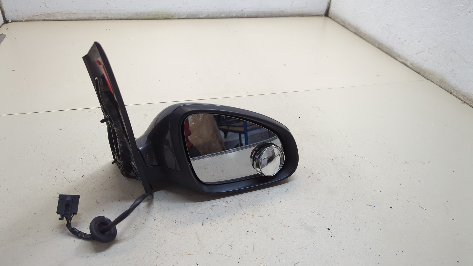 Зеркало правое электрическое