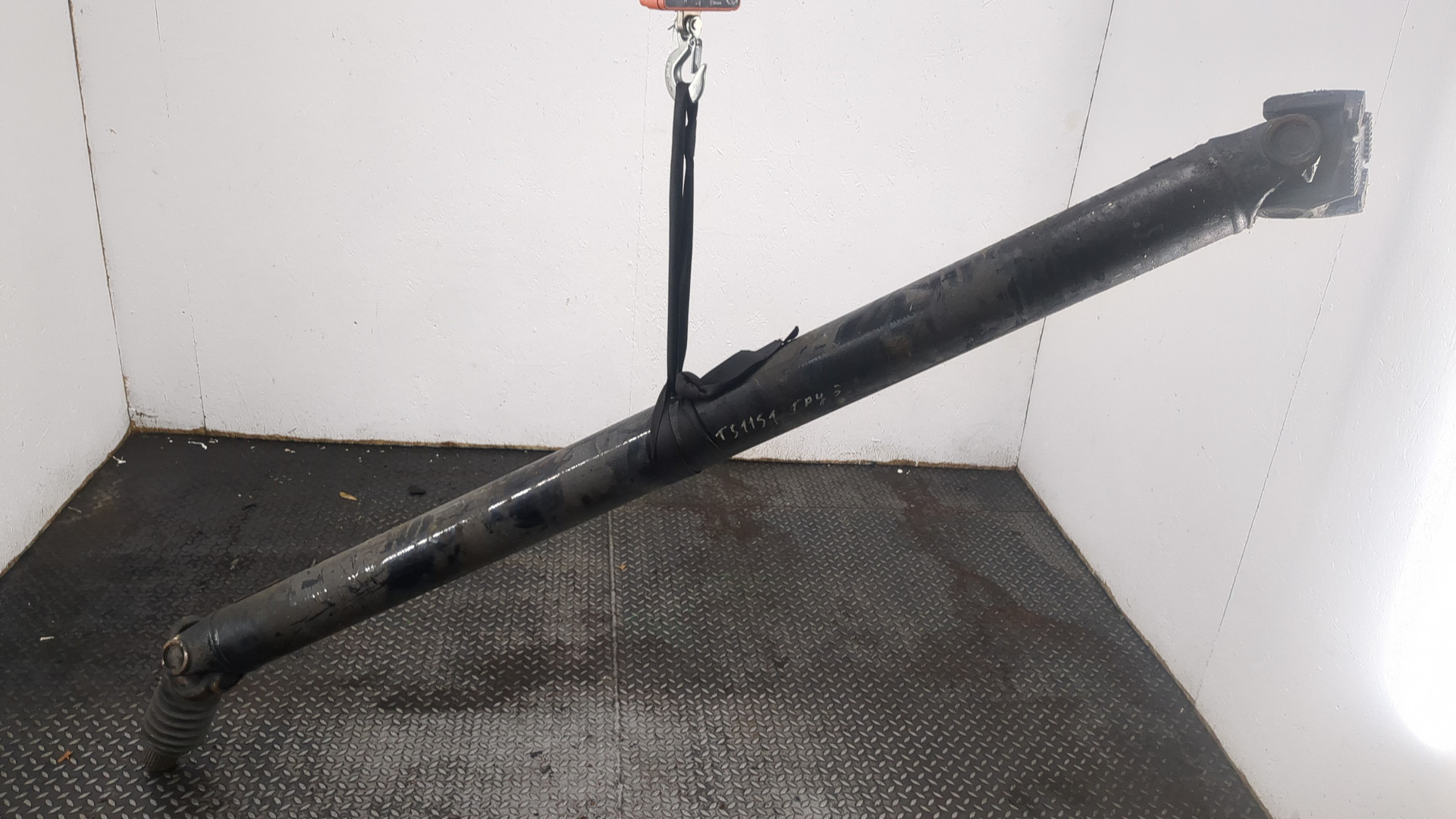 Вал карданный задний