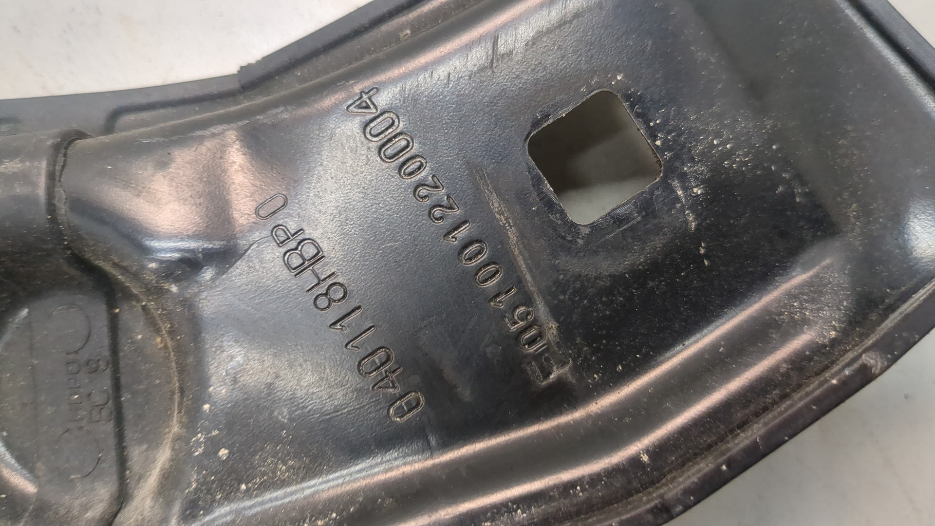 Кронштейн фар правый