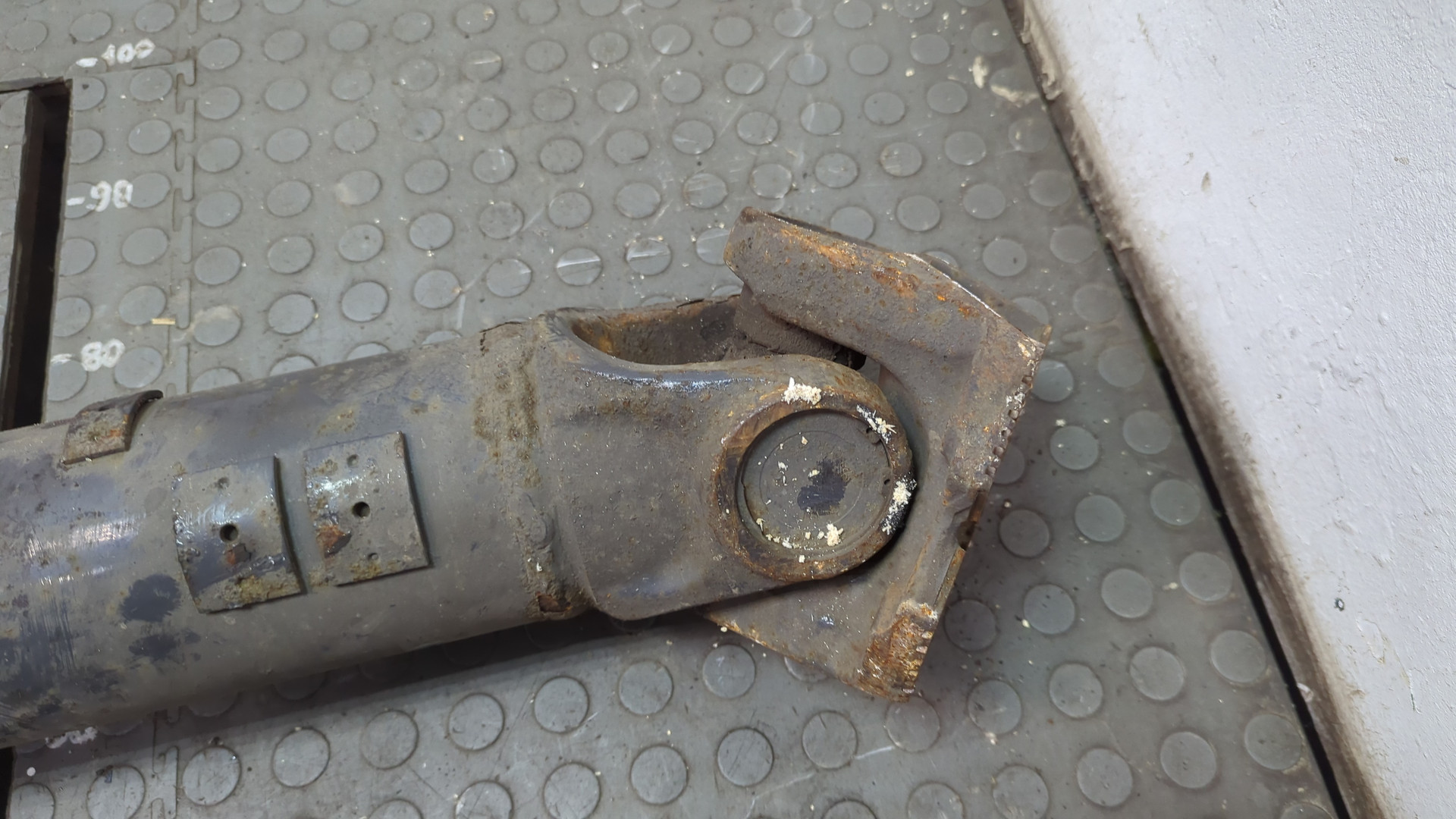 Вал карданный задний