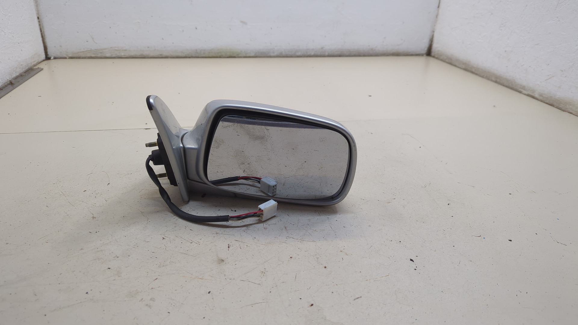 Зеркало правое электрическое