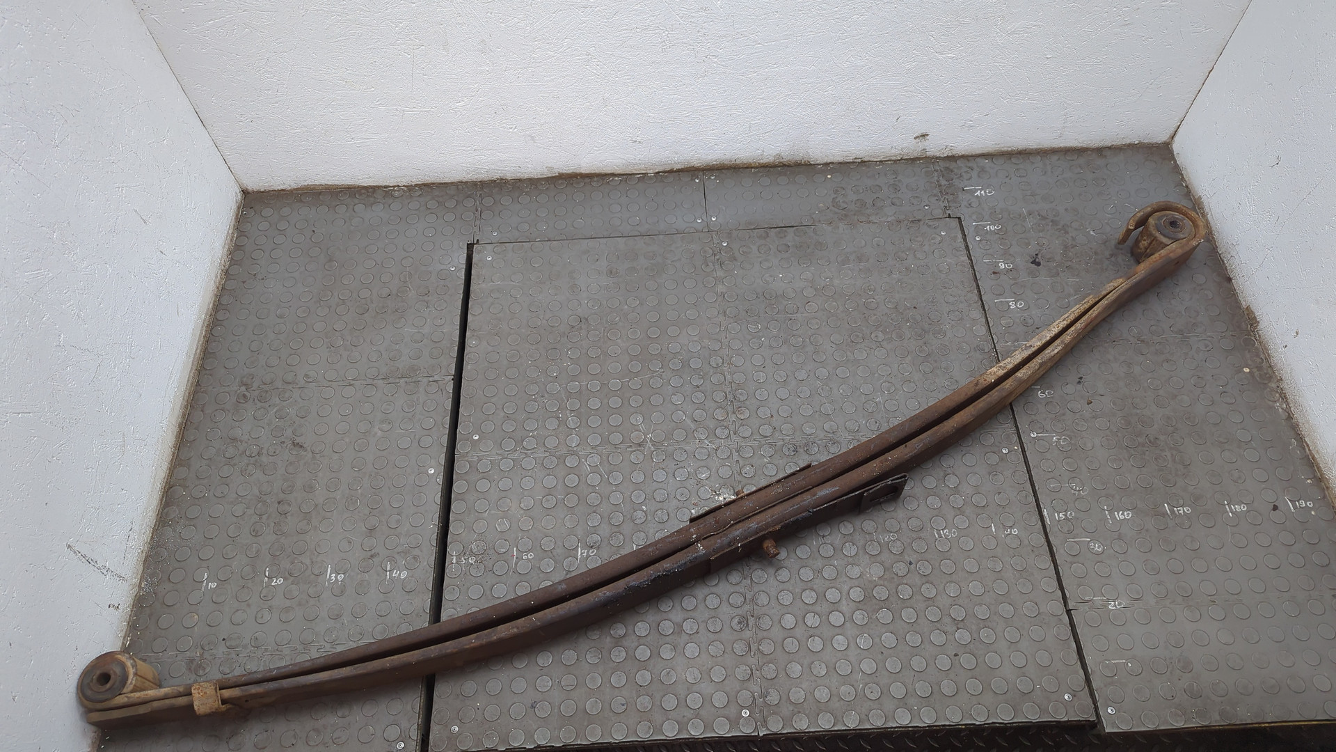 Рессора передняя