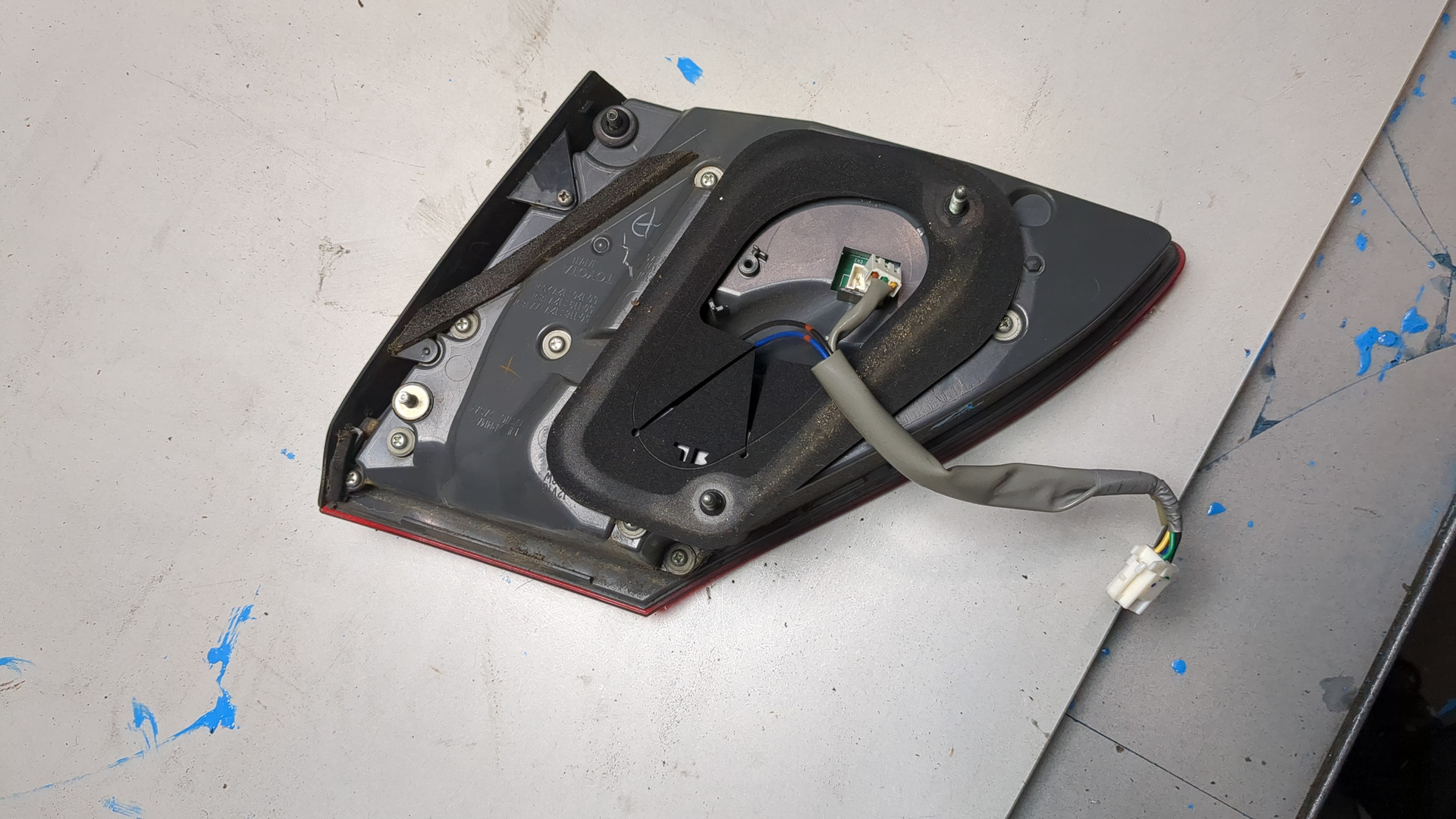 Фонарь задний внутренний левый