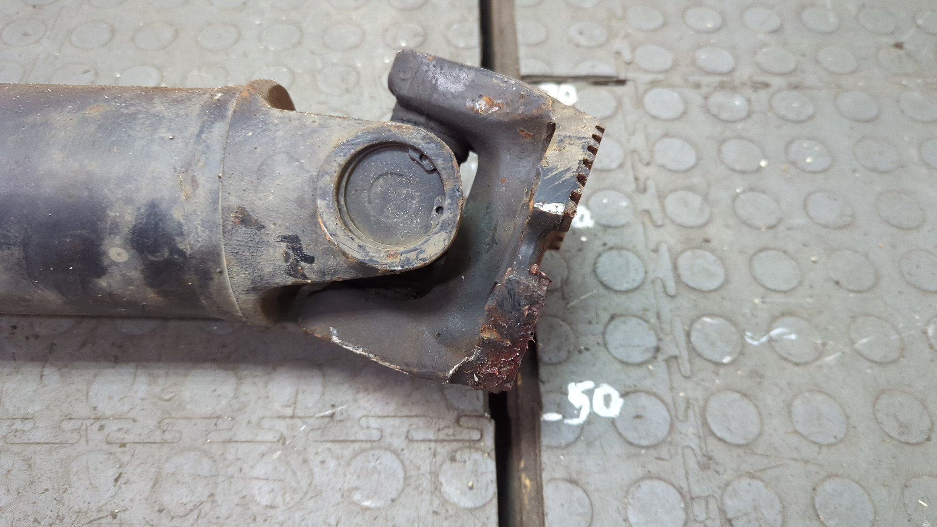 Вал карданный задний