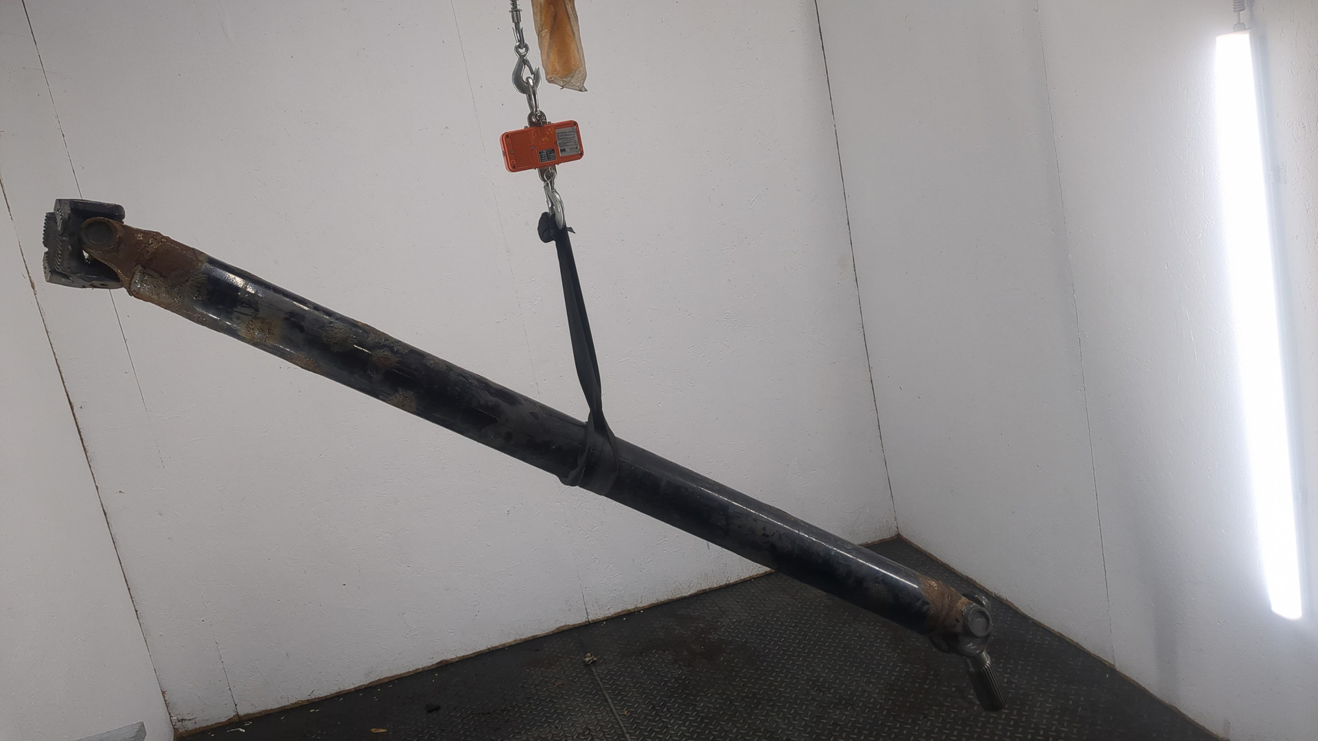 Вал карданный задний