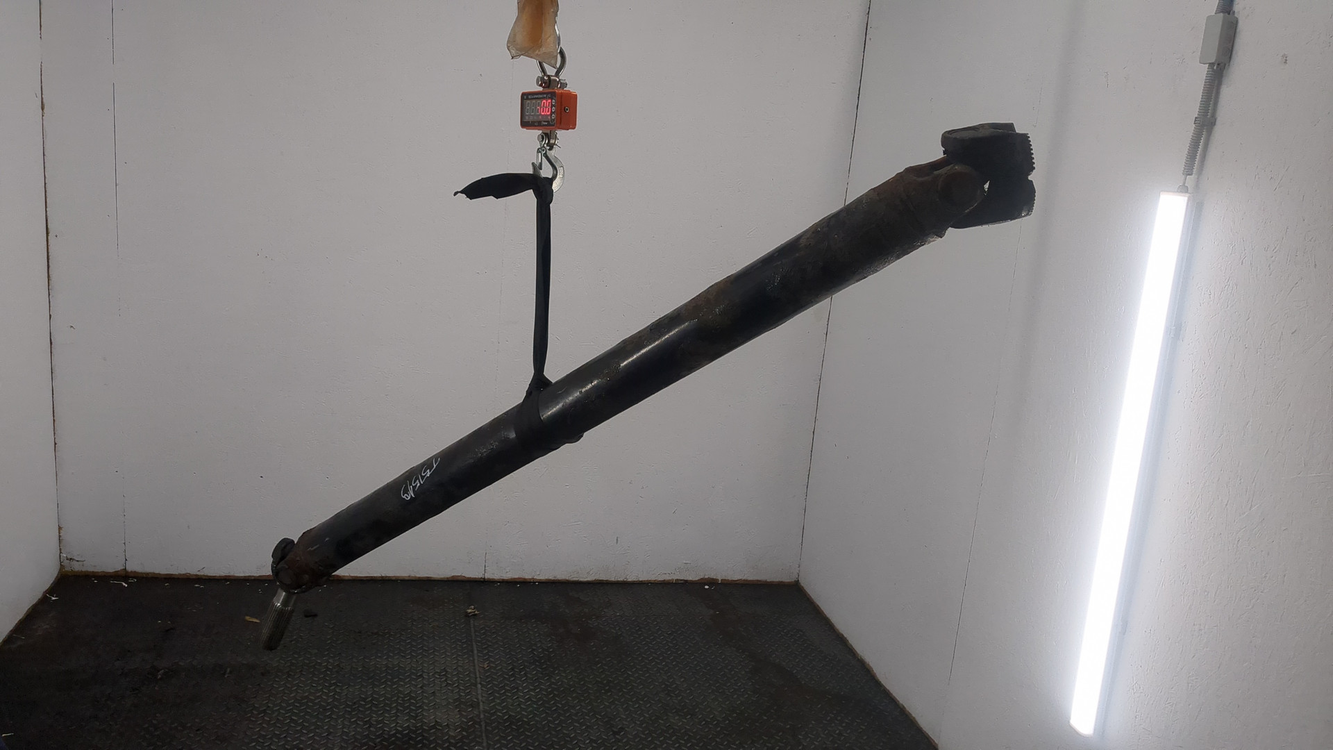 Вал карданный задний