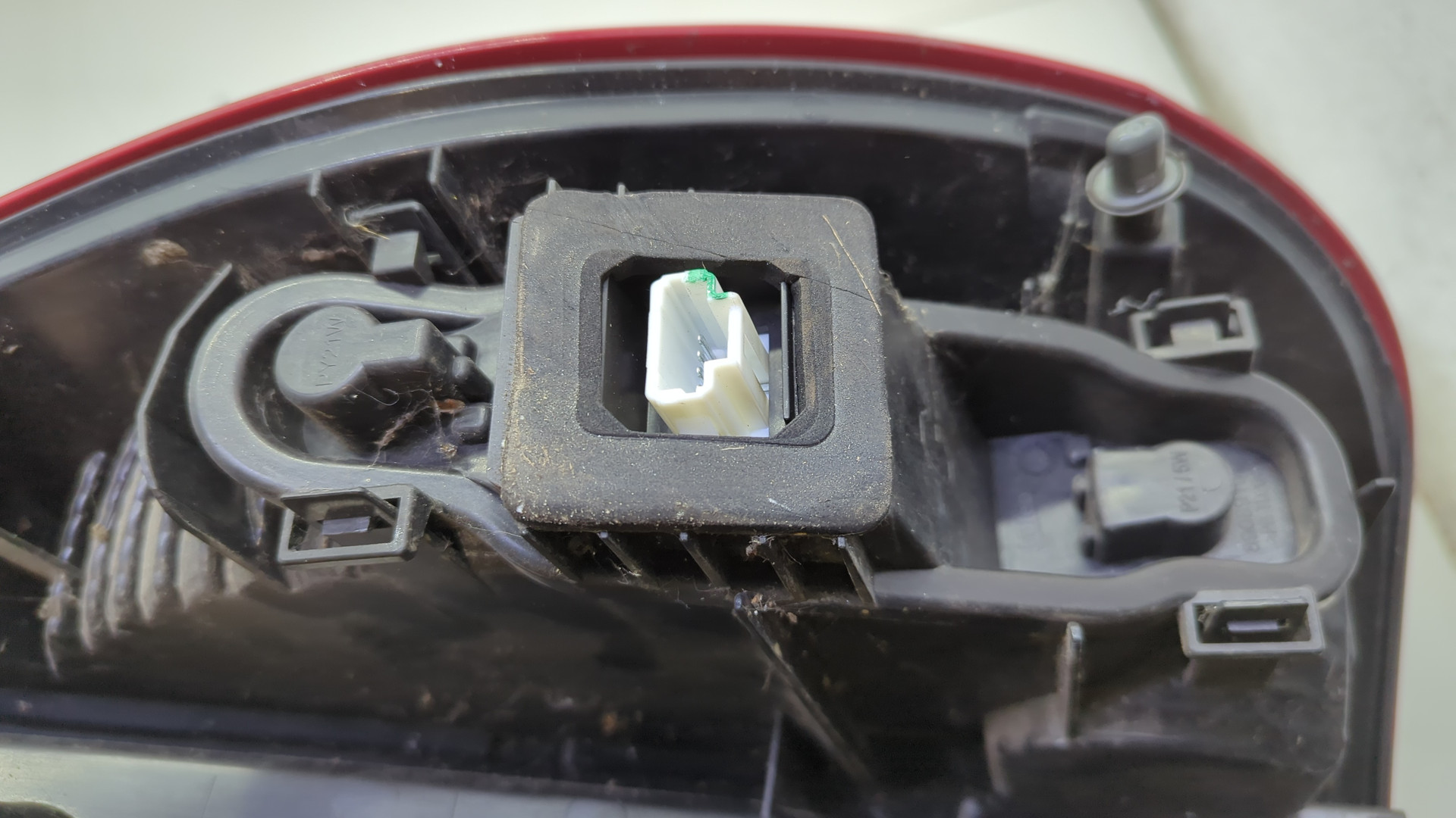 Фонарь задний левый