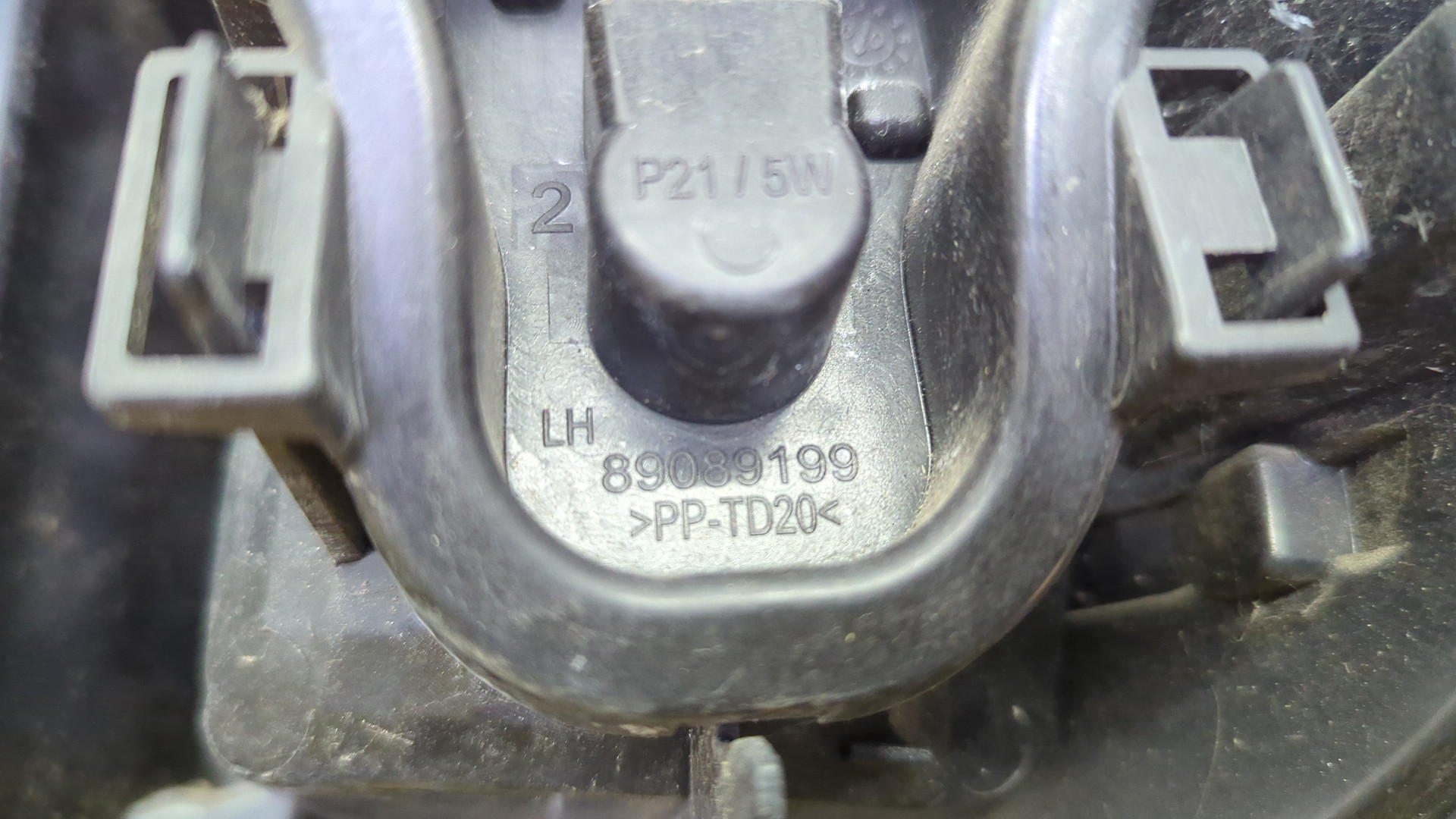 Фонарь задний левый