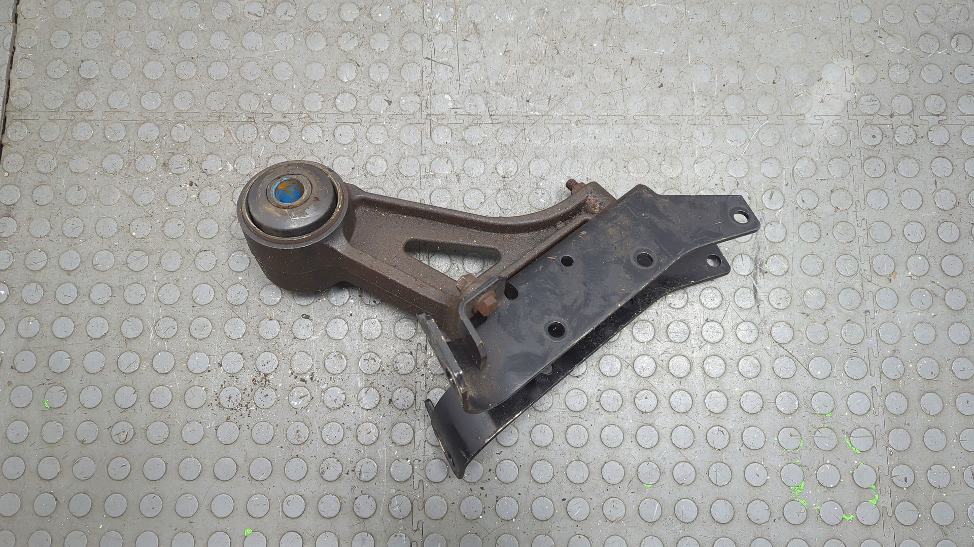 Кронштейн кабины