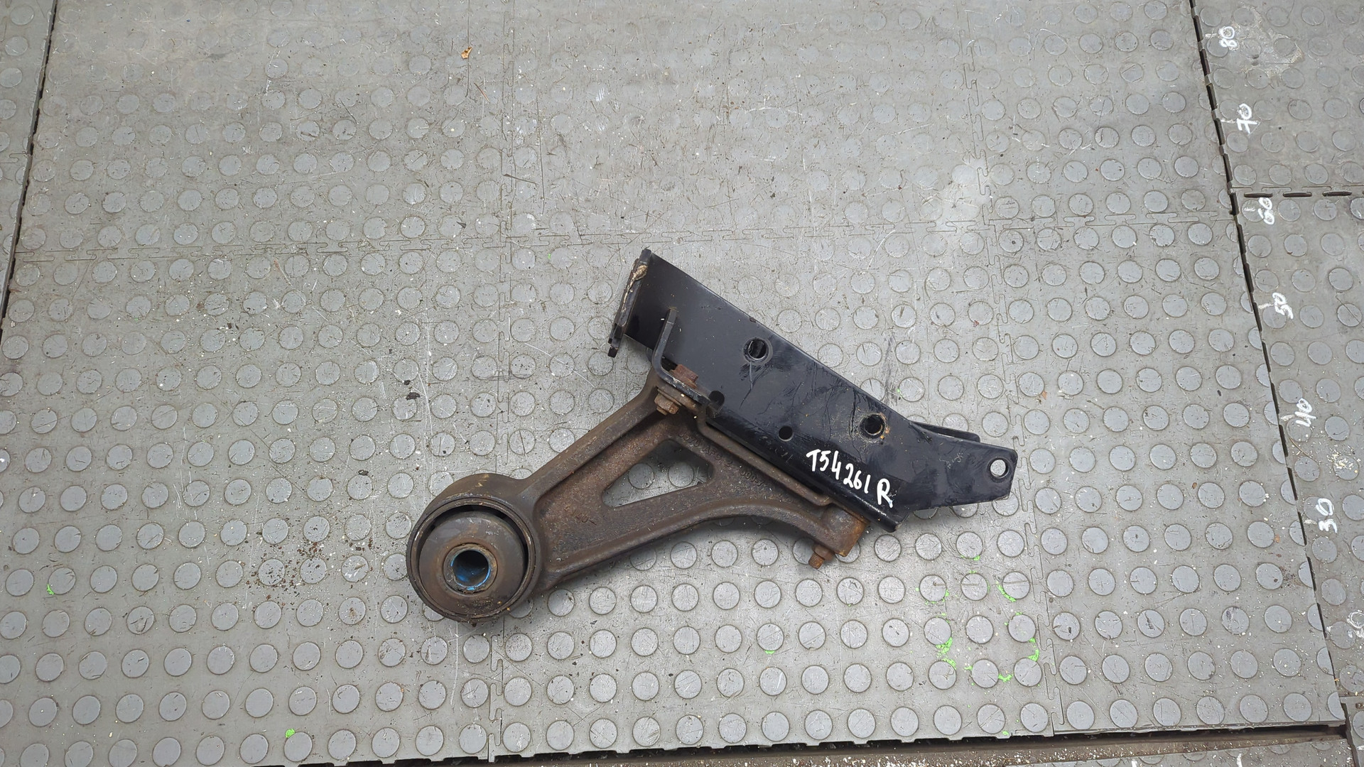 Кронштейн кабины