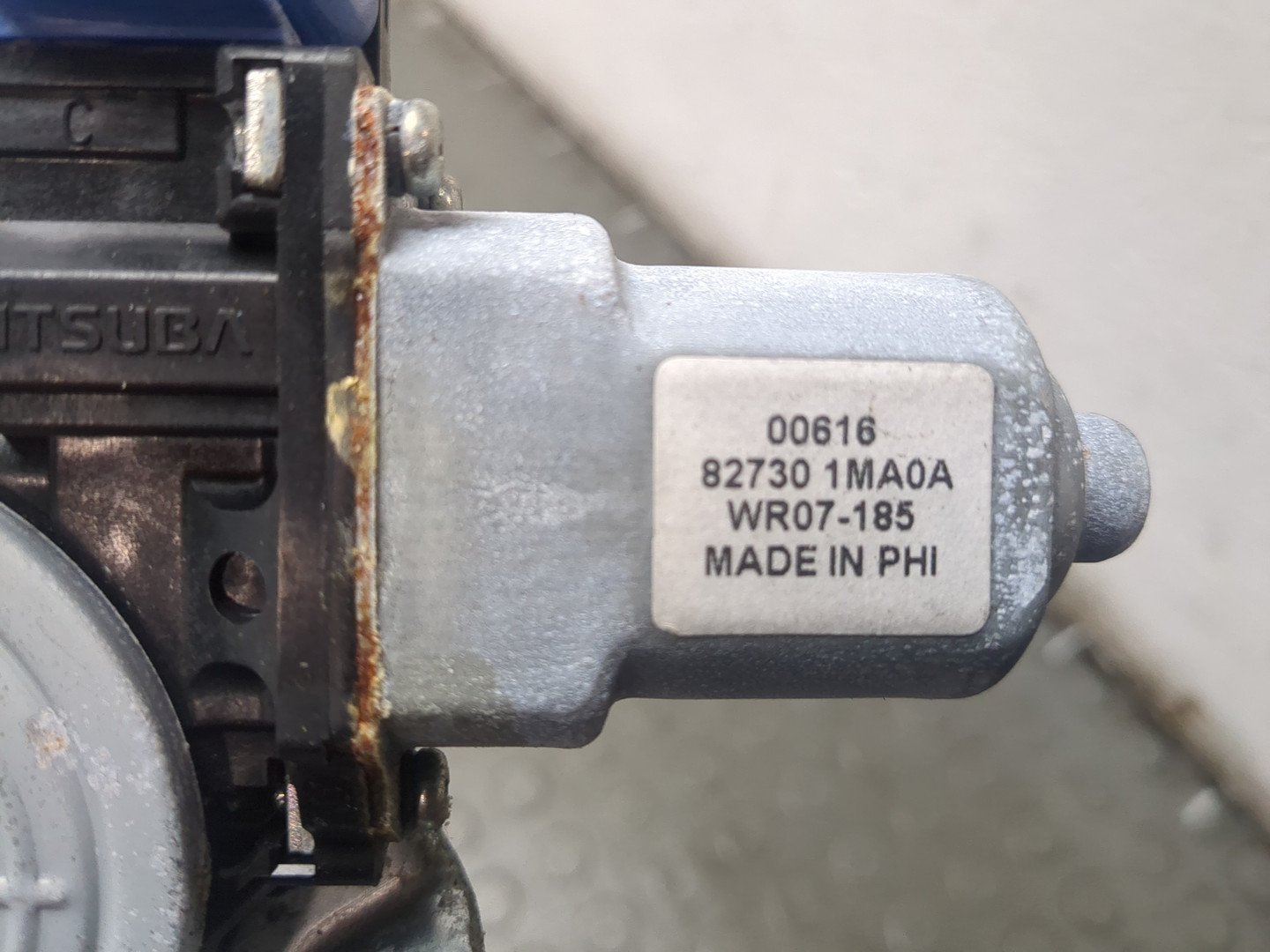 Стеклоподъемник электр. задний правый