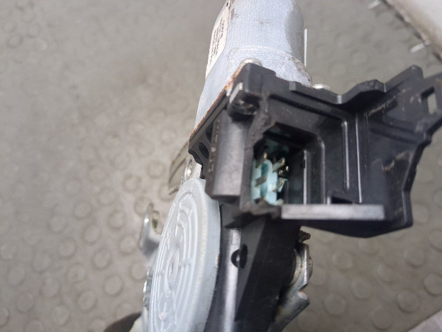 Стеклоподъемник электр. задний левый