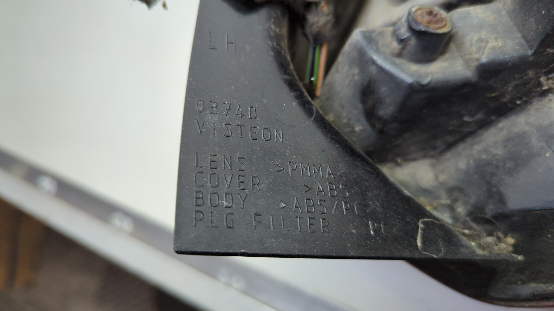 Фонарь задний левый