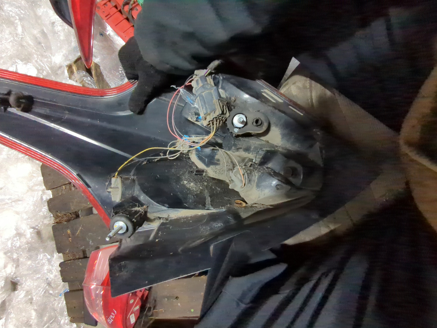 Фонарь задний левый