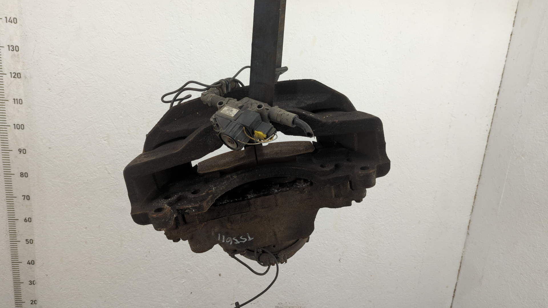 Суппорт передний левый