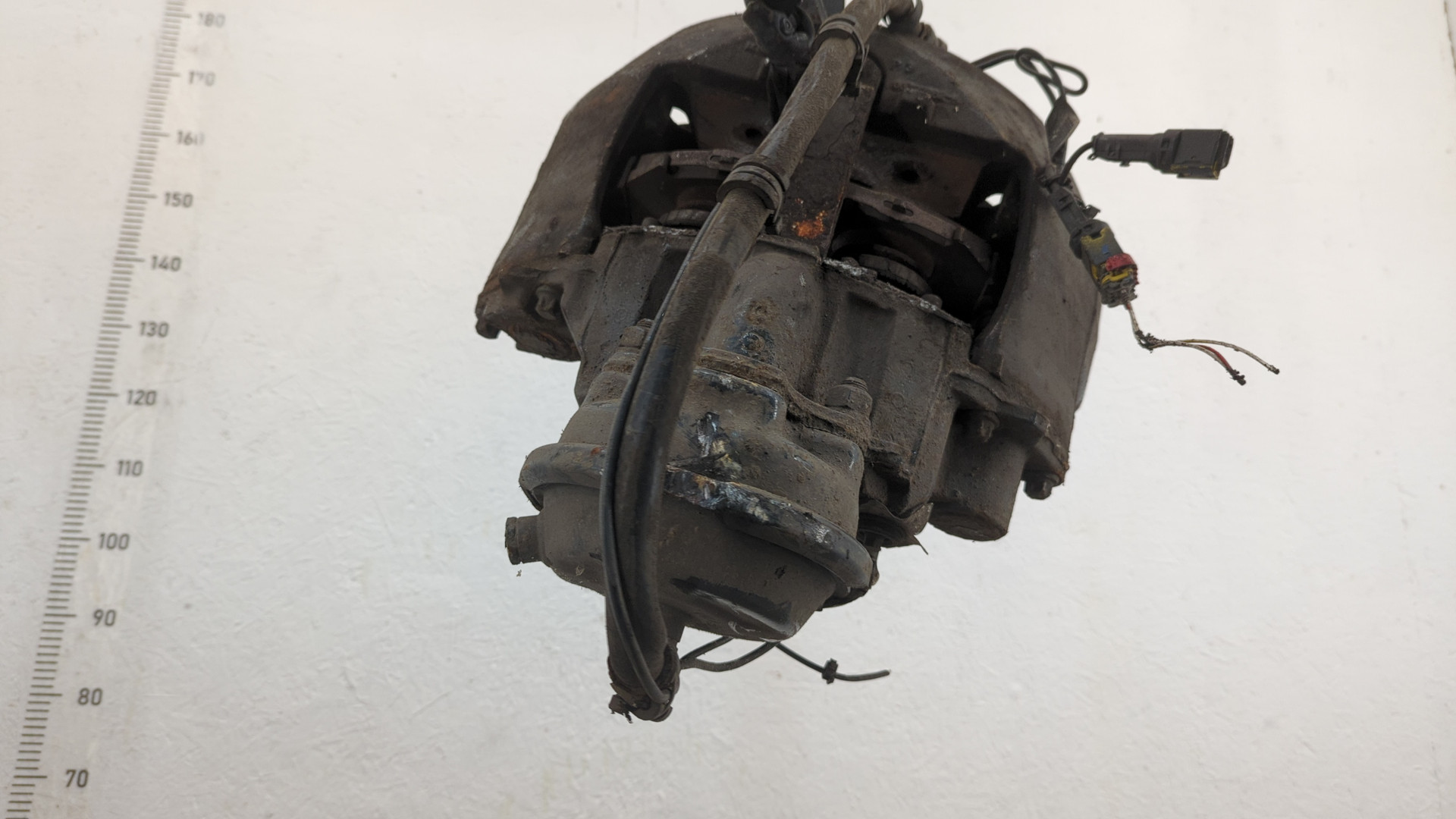 Суппорт передний левый