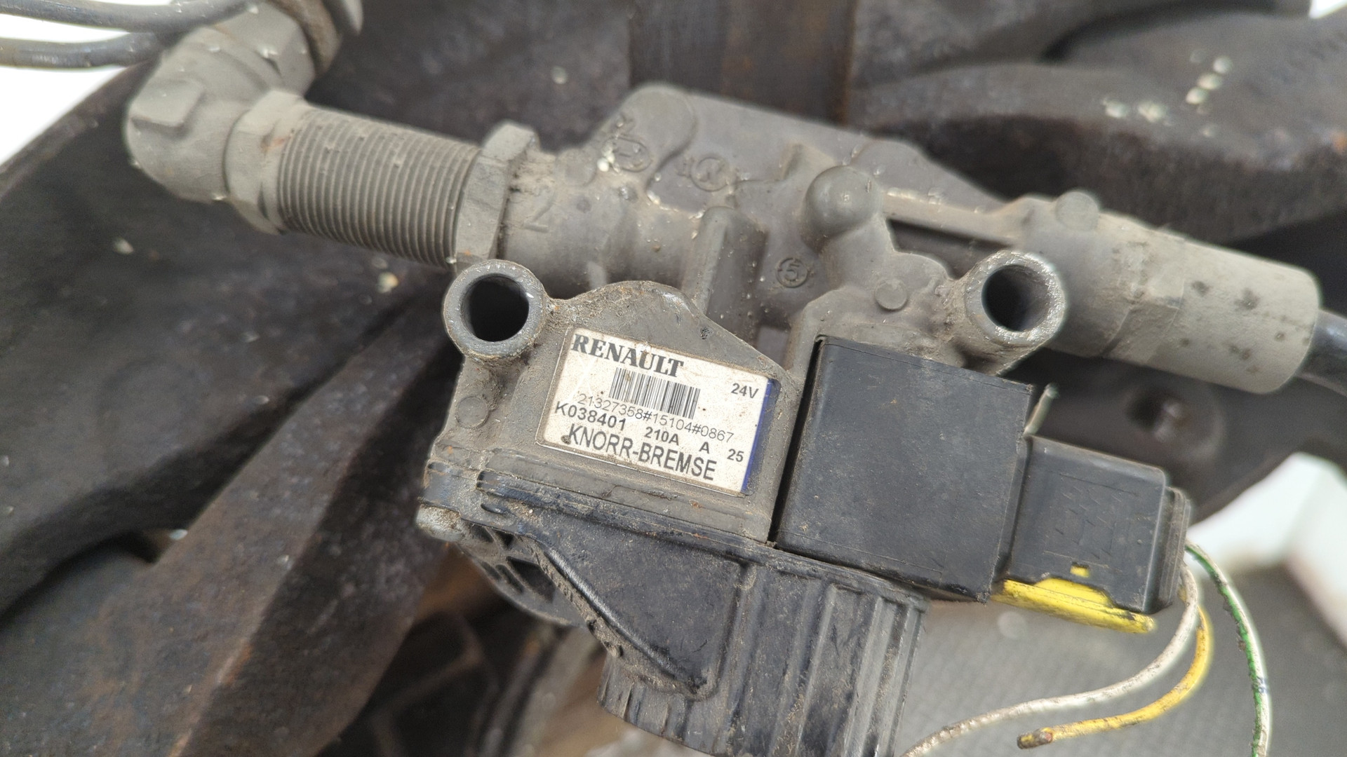 Суппорт передний левый