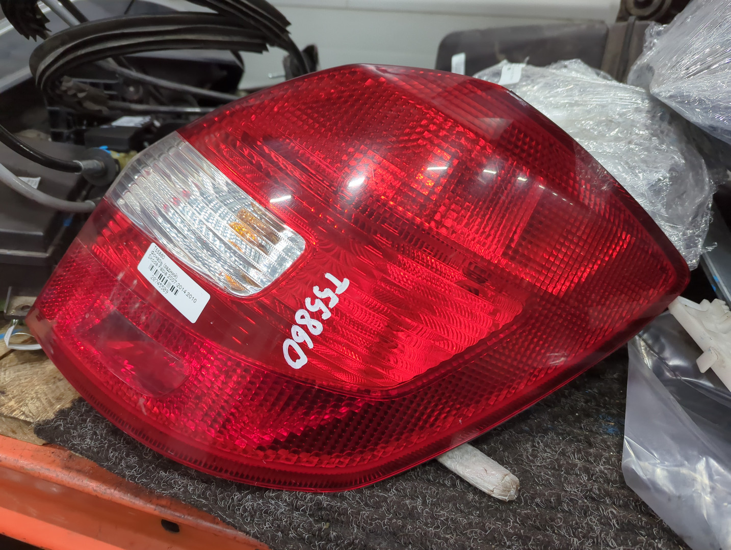 Фонарь задний правый