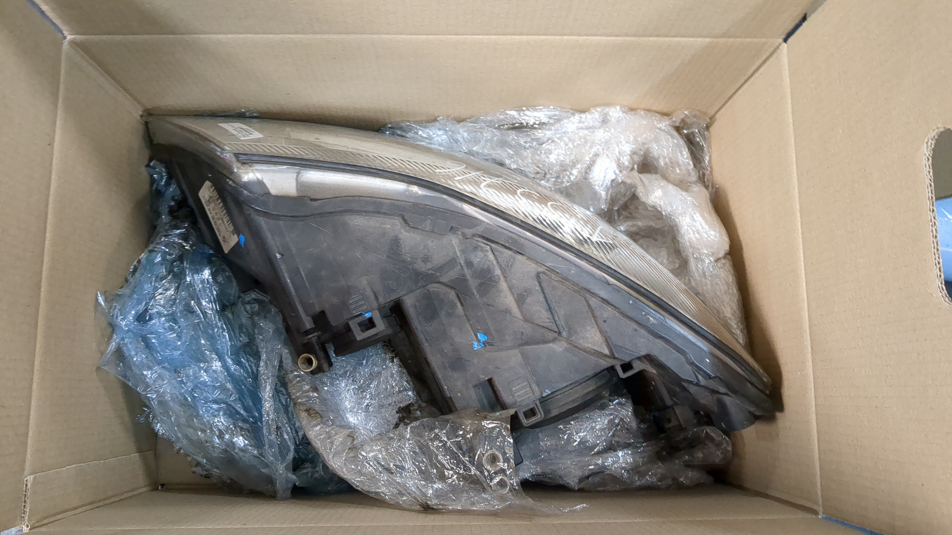 Фара правая