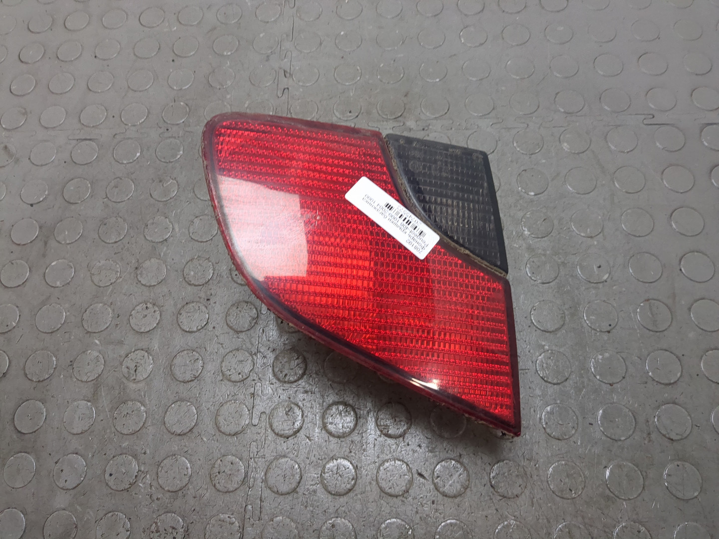 Фонарь задний внутренний левый