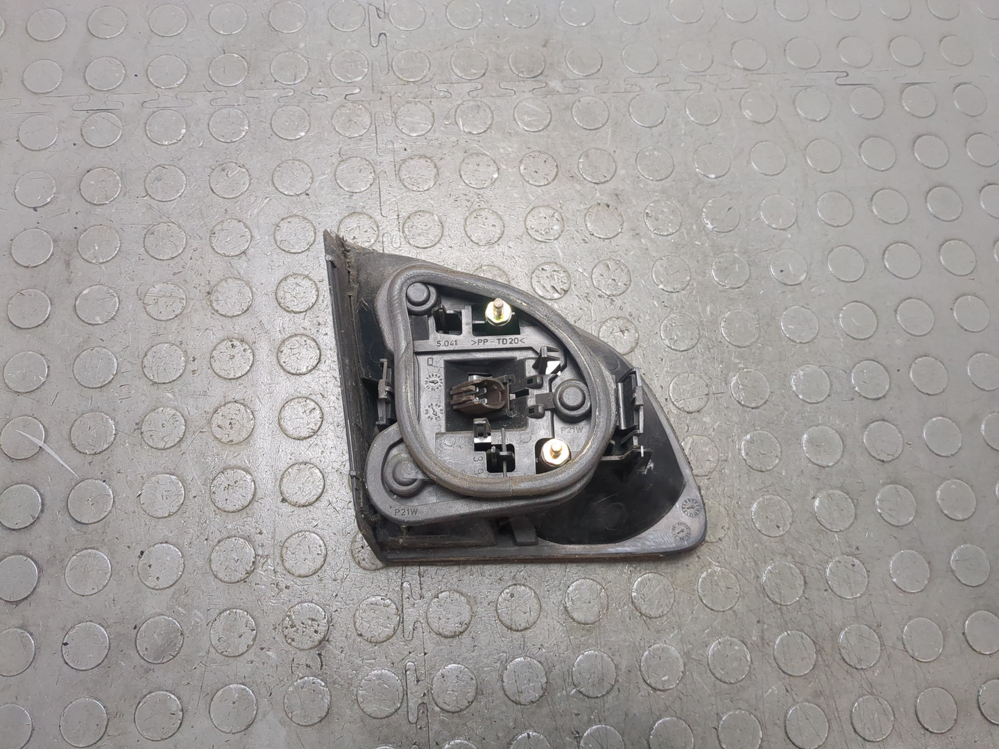 Фонарь задний внутренний правый