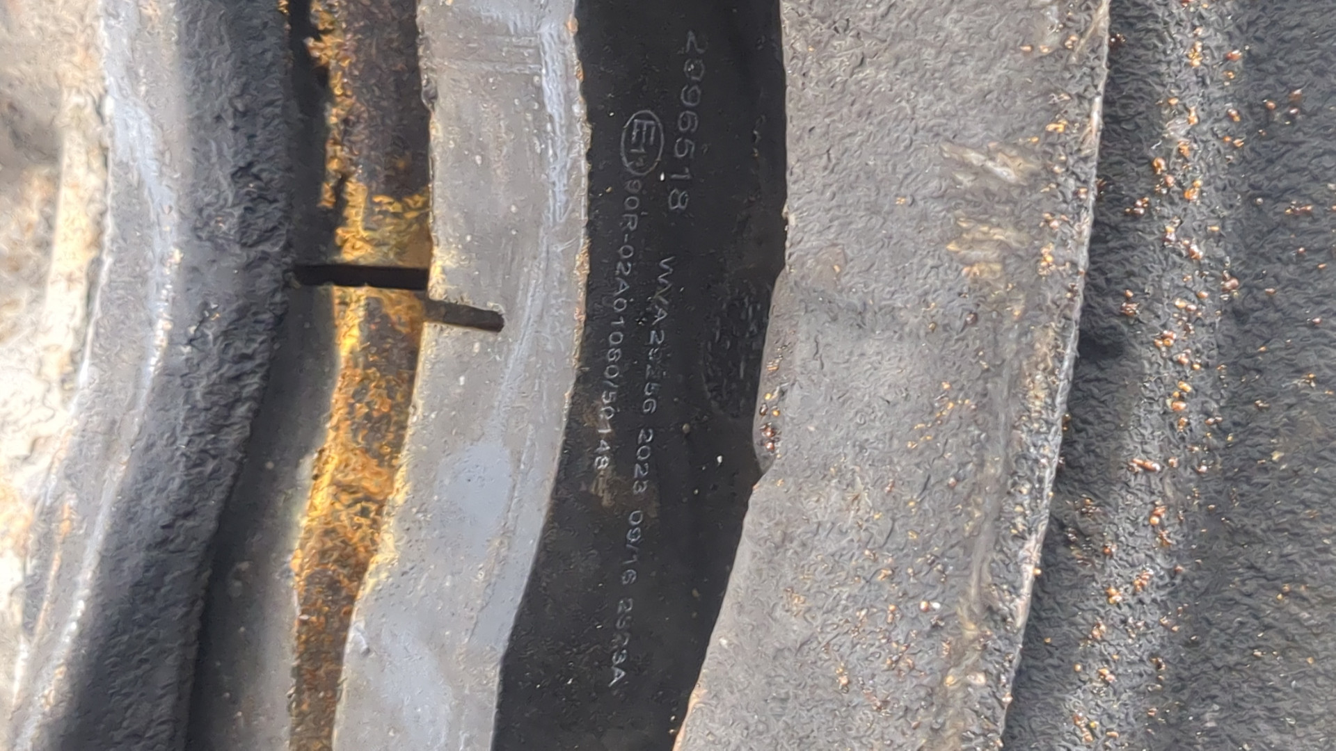 Суппорт передний левый