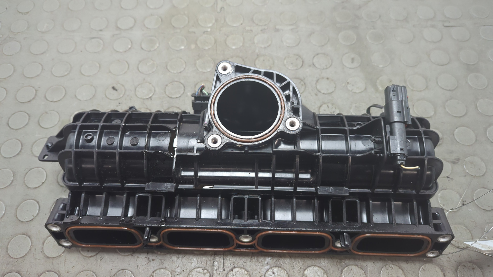 Коллектор впускной