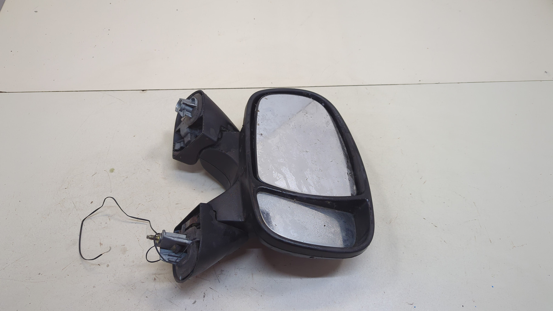 Зеркало правое электрическое