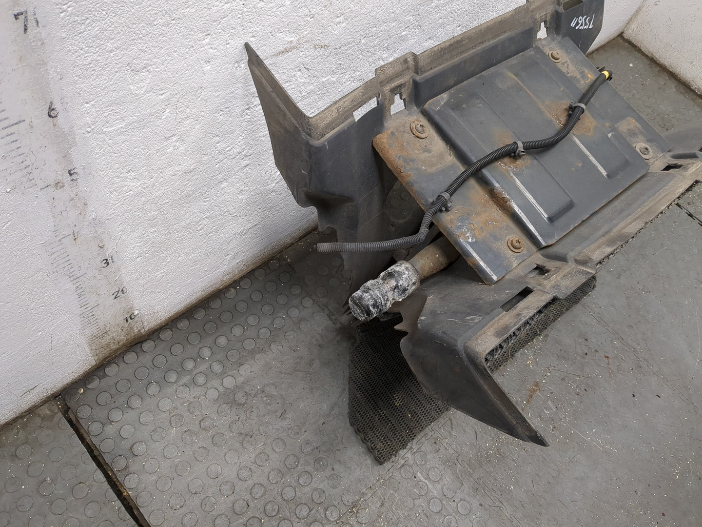 Крыло заднее левое