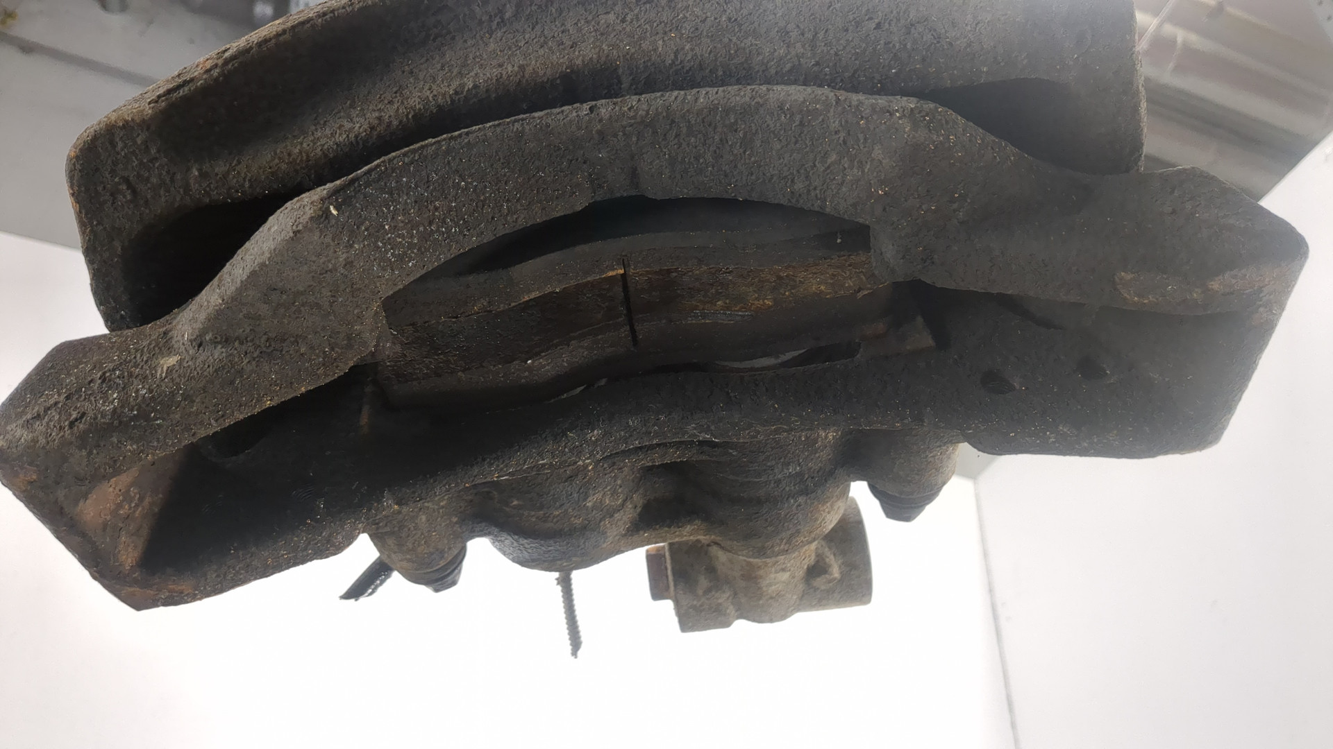 Суппорт задний правый