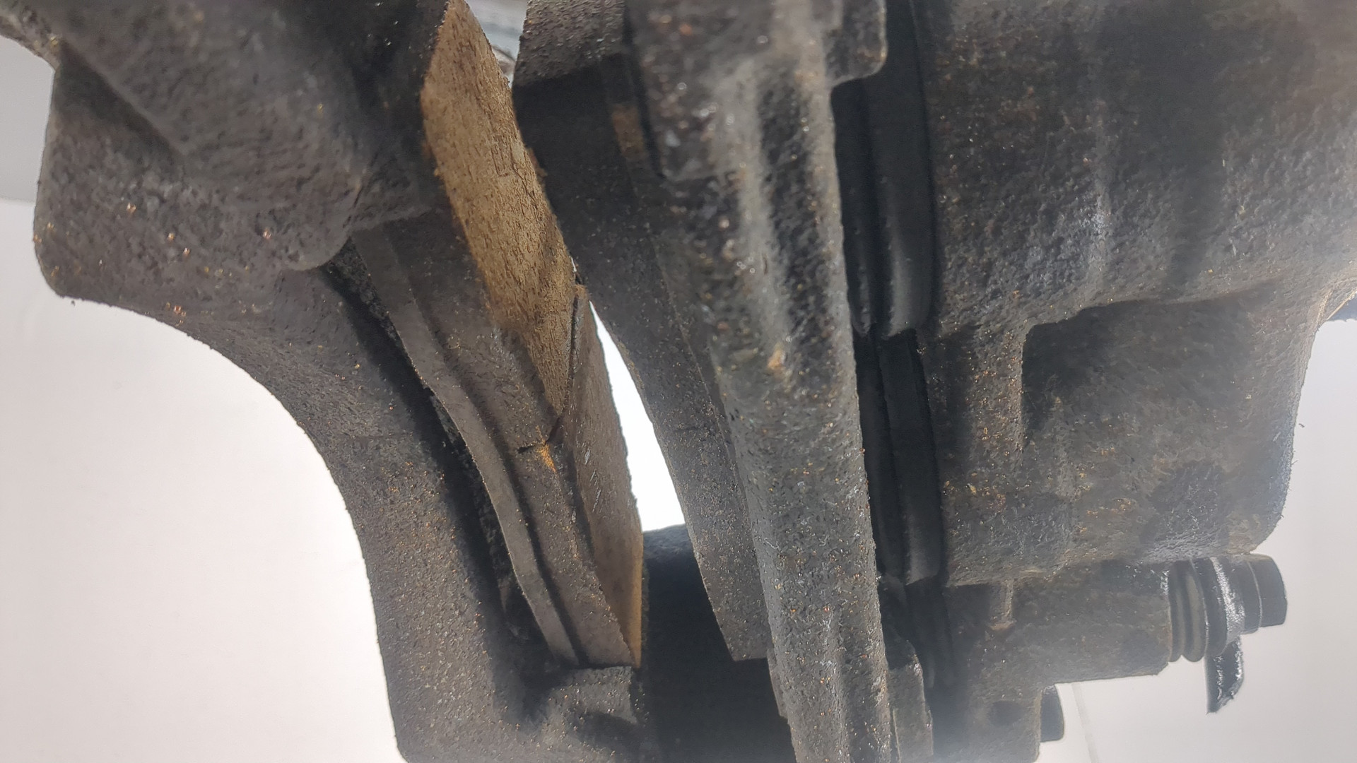 Суппорт задний правый