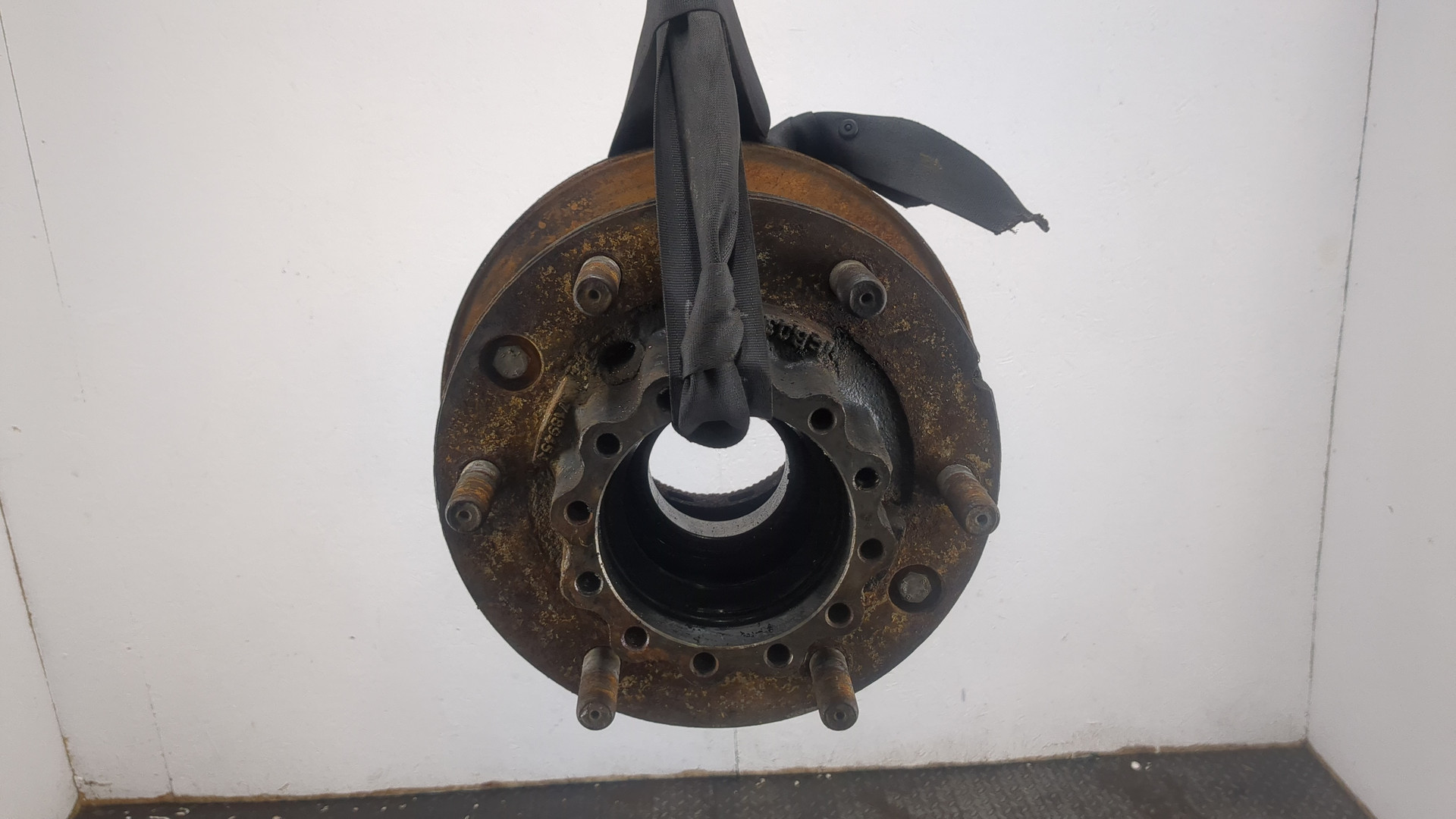 Кулак поворотный задний правый