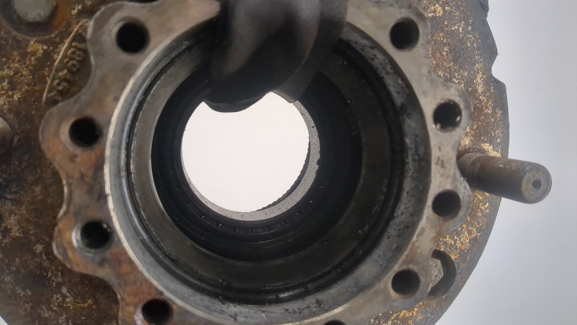 Кулак поворотный задний правый