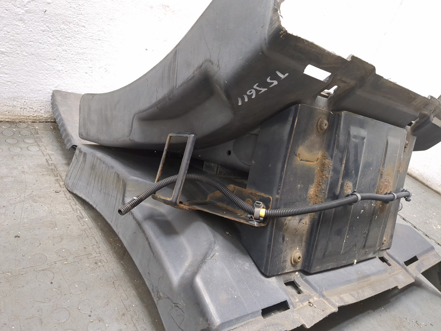 Крыло заднее правое