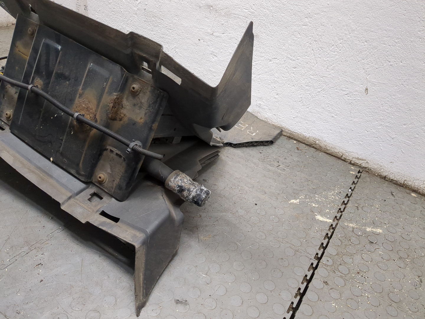 Крыло заднее правое