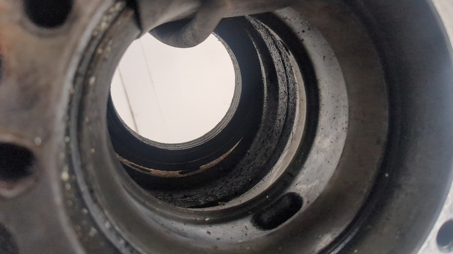 Кулак поворотный задний левый