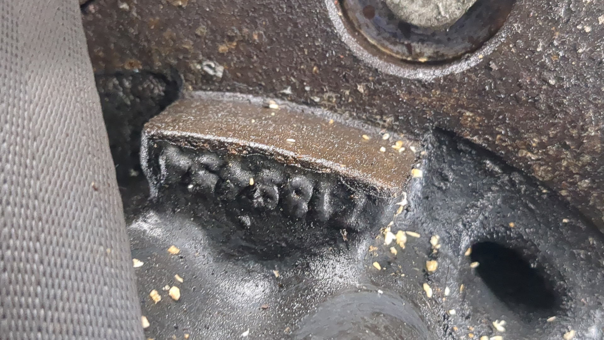 Кулак поворотный задний левый