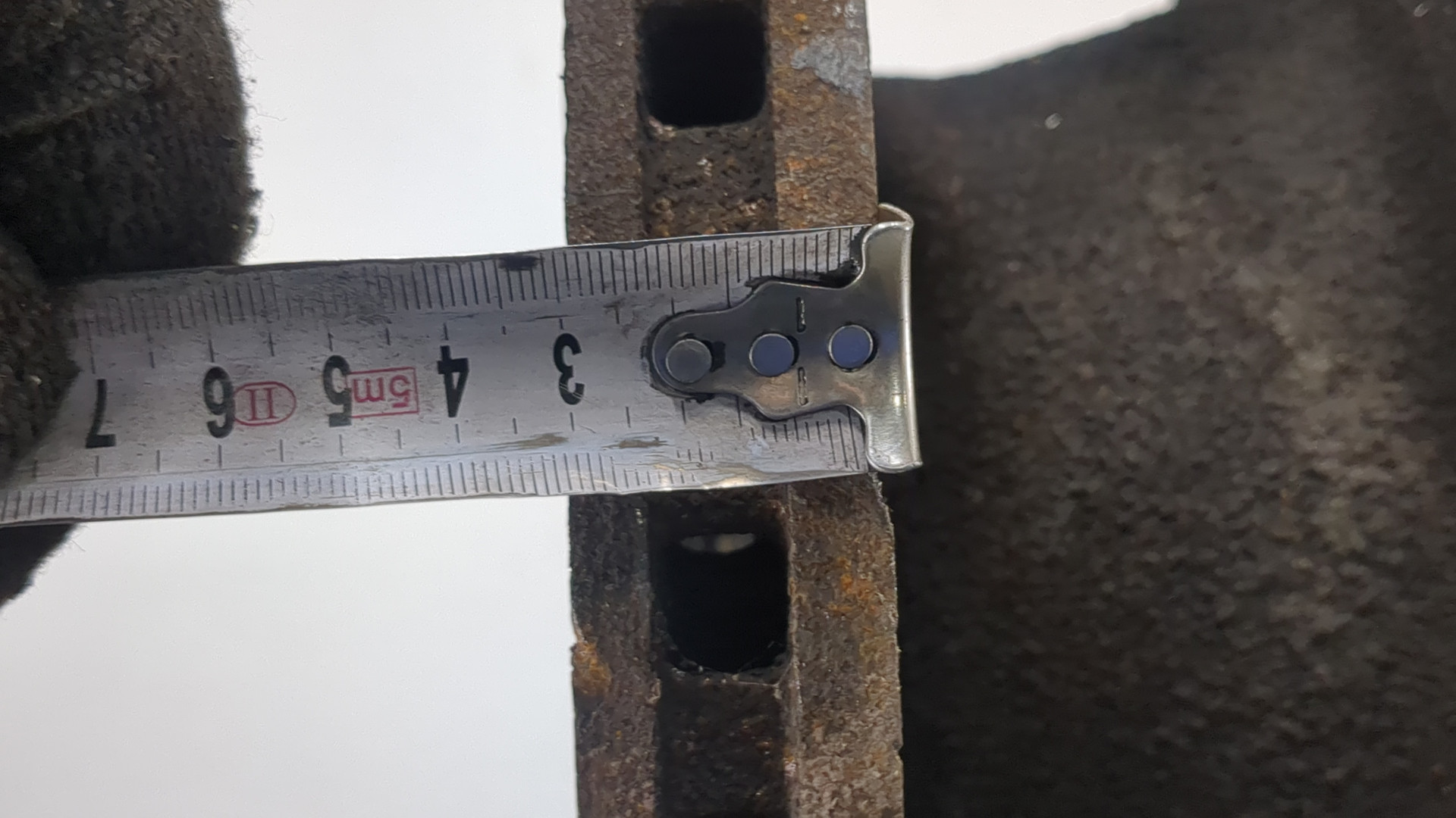 Кулак поворотный задний левый