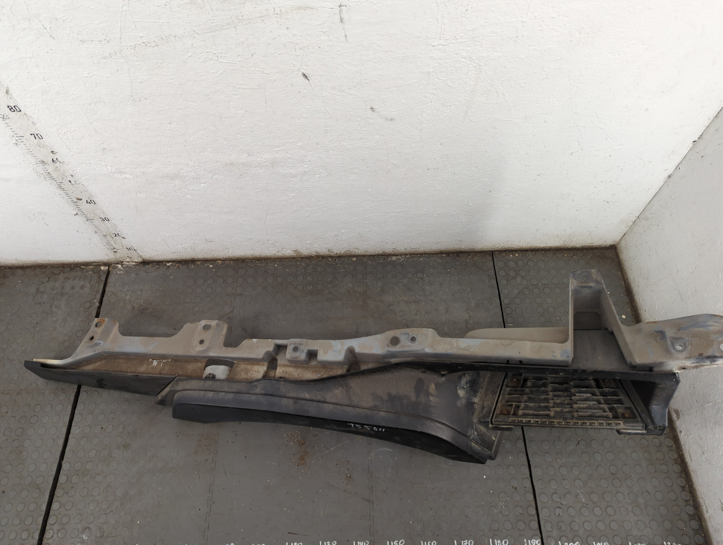 Подножка правая